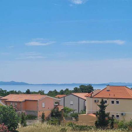 Villa Mena Vir Exteriör bild