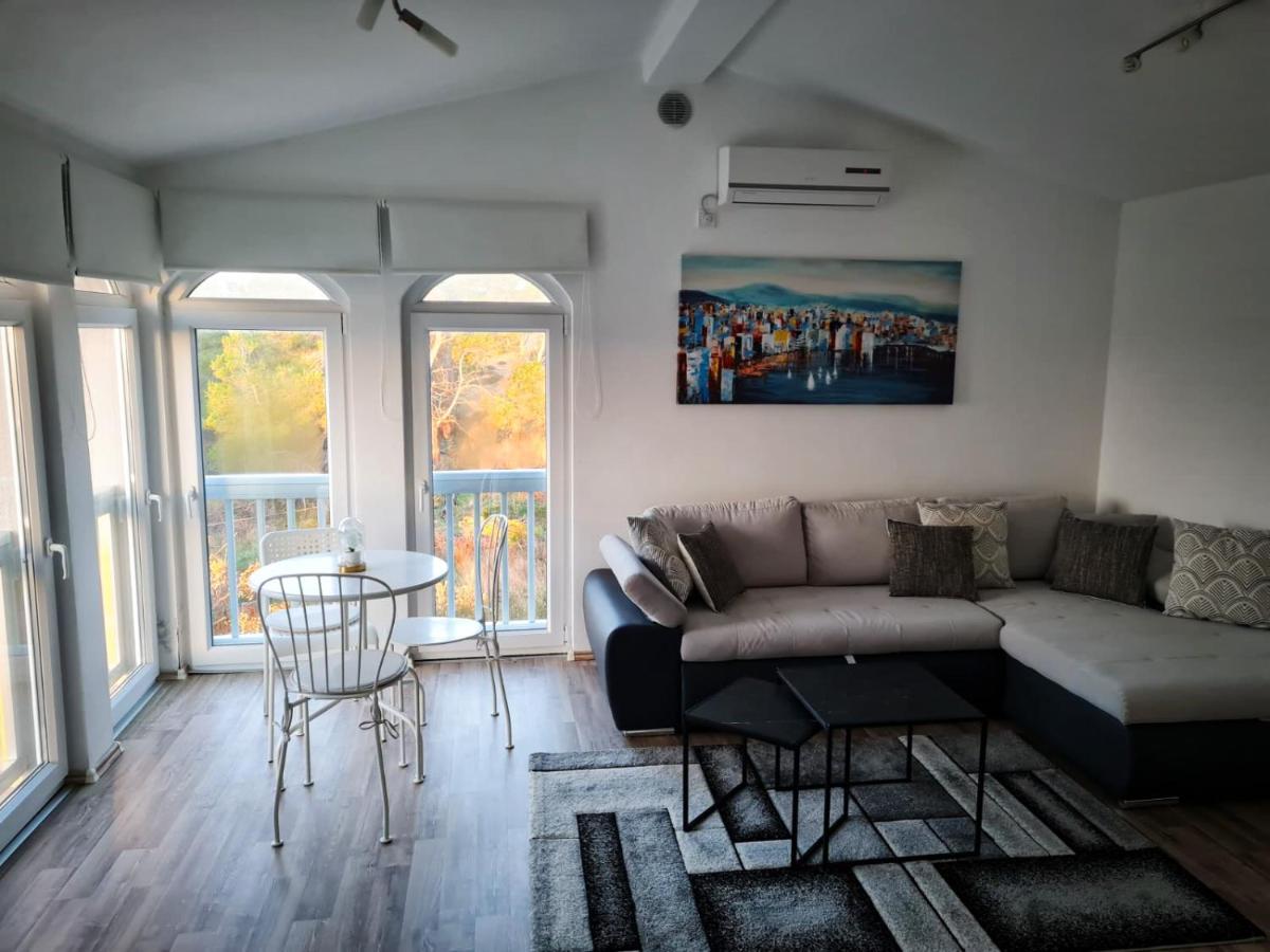 Villa Mena Vir Exteriör bild