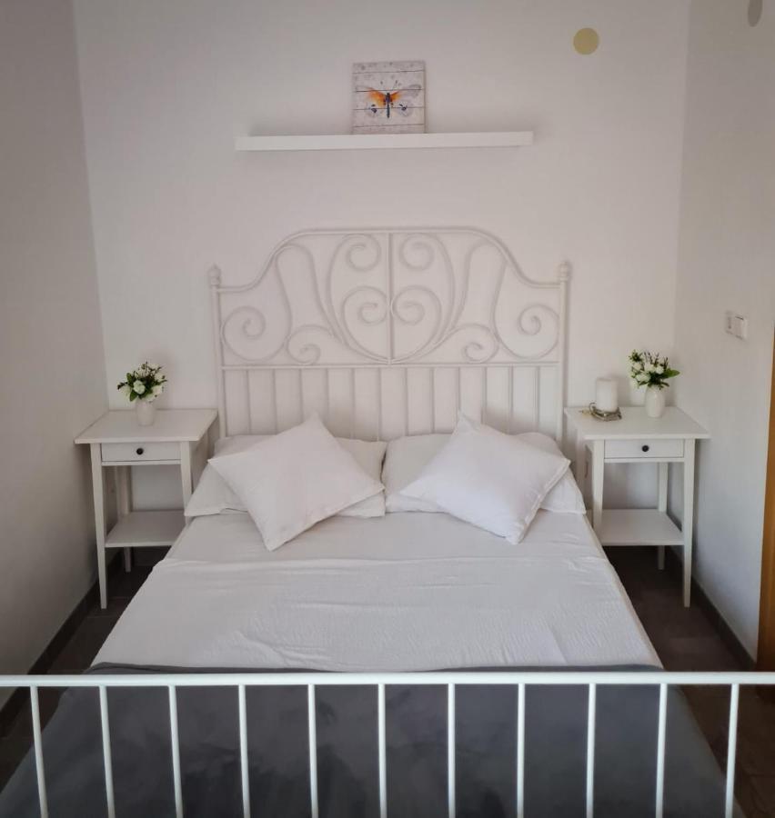 Villa Mena Vir Exteriör bild
